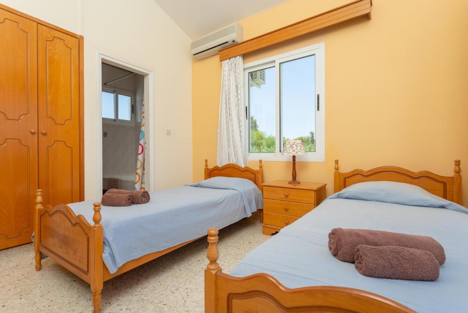 Sun Beach Villa Thio Polis Exterior foto