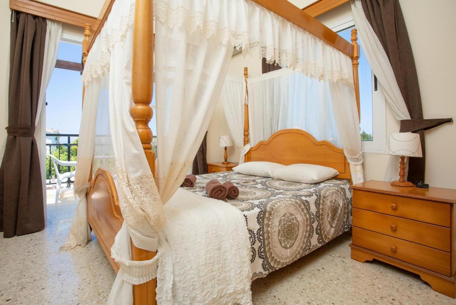 Sun Beach Villa Thio Polis Exterior foto