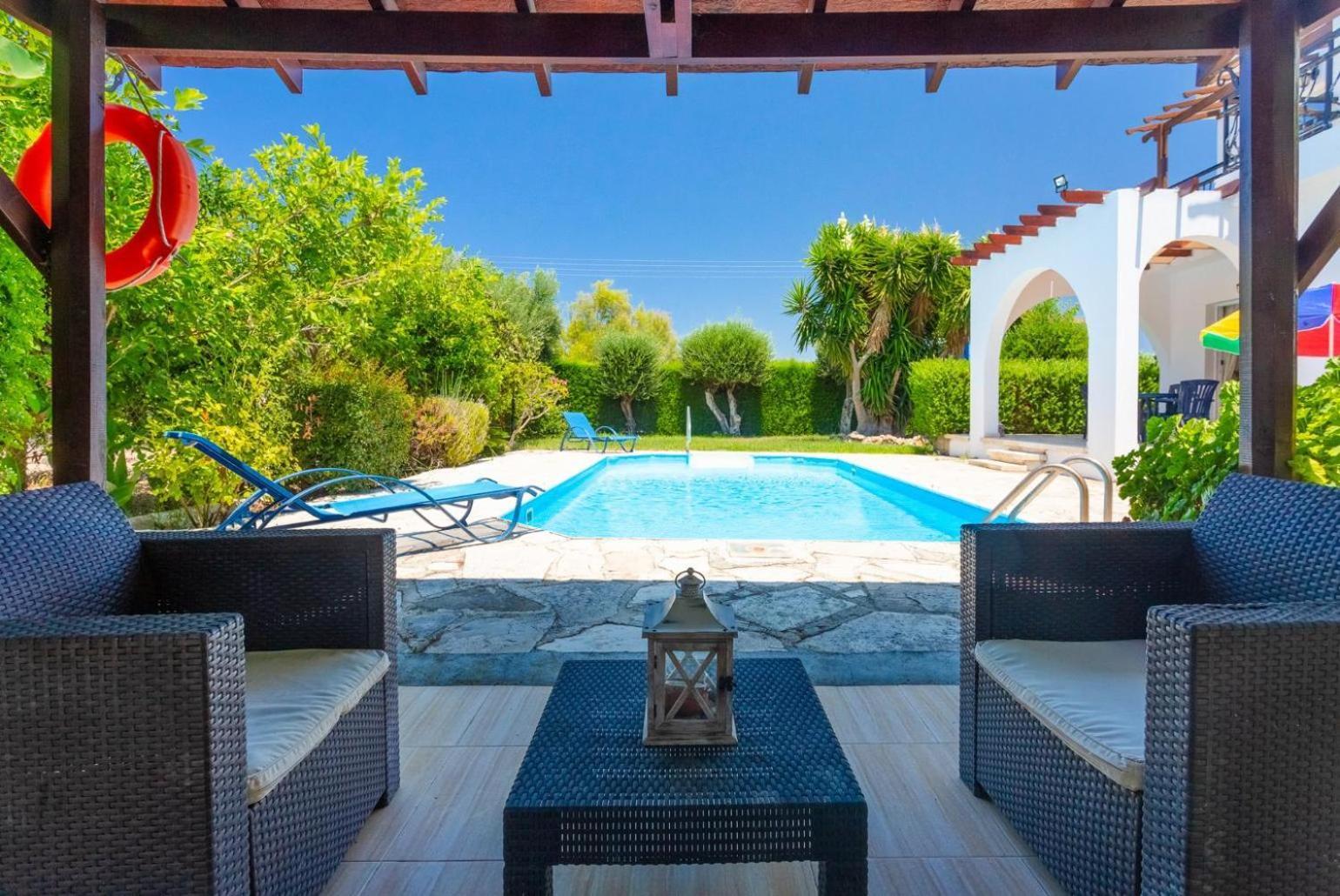 Sun Beach Villa Thio Polis Exterior foto